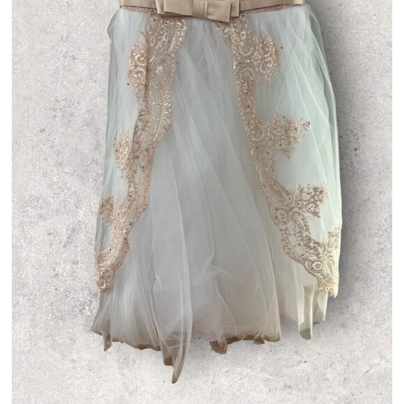 Girls Lace Gold Formal Sleeveless Maxi Gown Ages 8-9 - Picture 3 of 7